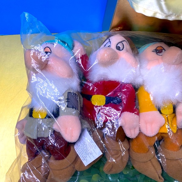 DISNEY EXCLUSIVE NWT 90s SNOW WHITE AND THE SEVEN DWARFS COMPLETE SET OF 10 - Picture 3 of 14